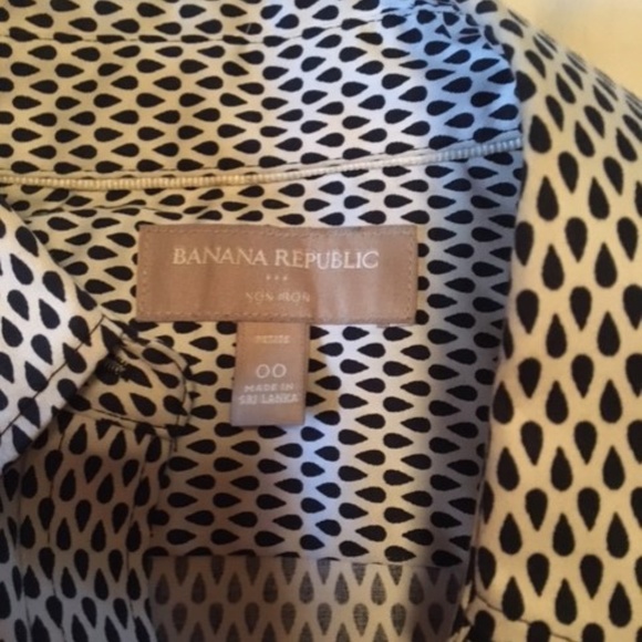 Lot of 2 dress button downs for women Banana Republic/Kennith Cole - Picture 5 of 12